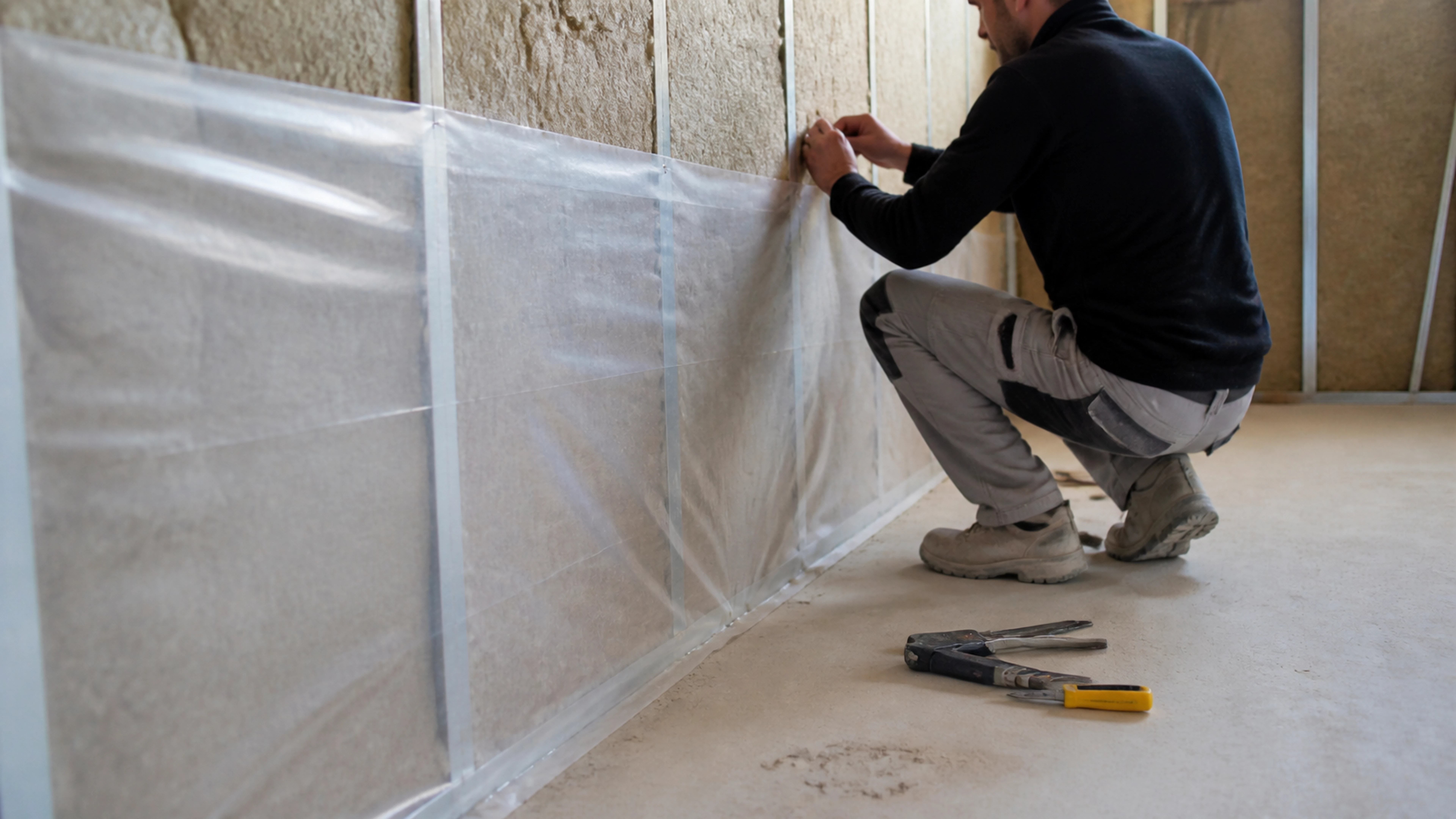 Illustration éditoriale pour l’article « Pourquoi installer une membrane placo pour votre isolation »